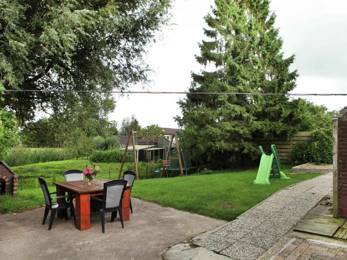 Quaint Farmhouse Near River In Oosterwijk Leerdam Extérieur photo